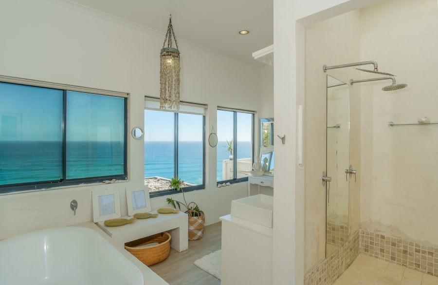 4 Bedroom Property for Sale in Misty Cliffs Western Cape